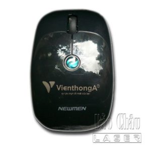 Khắc logo chuột máy tính bằng laser