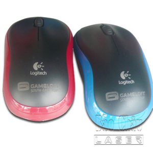 Khắc lchữ lên chuột máy tính bằng laser