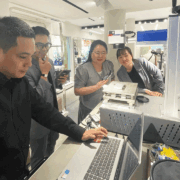 Thue-May-Laser-Su-Kien-TUMI